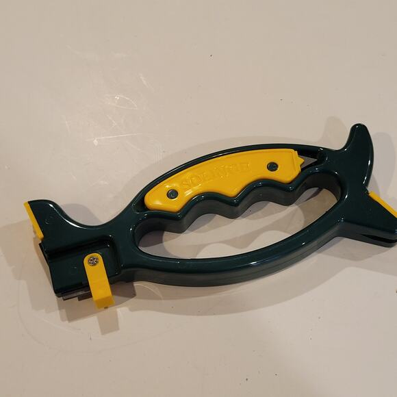 SOL INGE Multi-Blade Knife & Tool Sharpener Green & Yellow - Picture 1 of 10